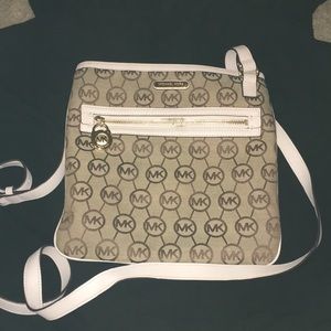 Michael Kors Signature khaki/brown/white crossbody